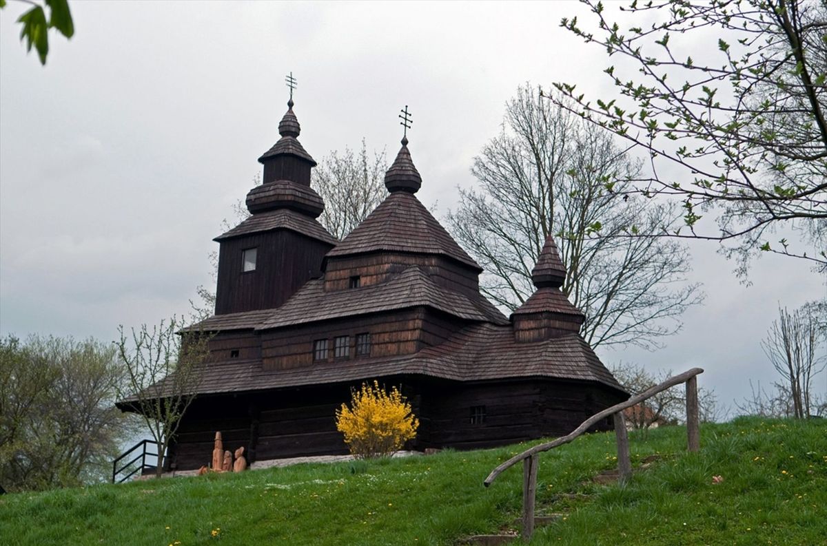 Drevený gréckokatolícky kostol sv. Michala...