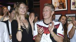 Sarah Brandner povzbudzovala Bastiana...