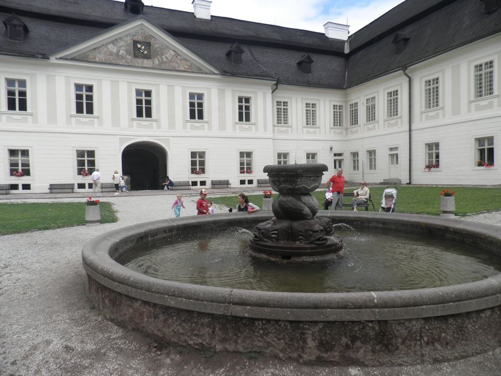 Kaštieľ Svätý Anton, Antol