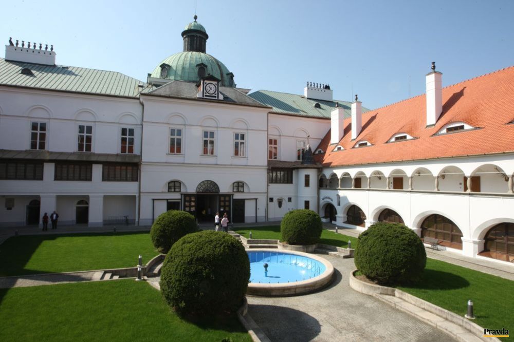 Topoľčianky, kaštieľ , zámok