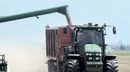 Farmári krajín V4 odmietajú obchodné dohody s USA a Kanadou