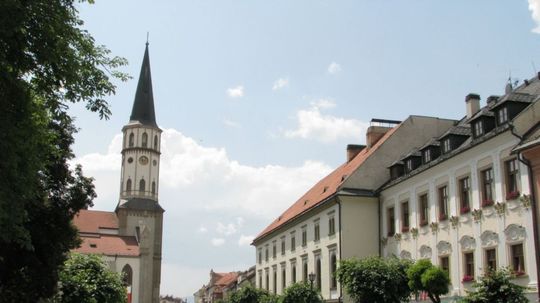 5. Námestie Majstra Pavla v Levoči patrí...