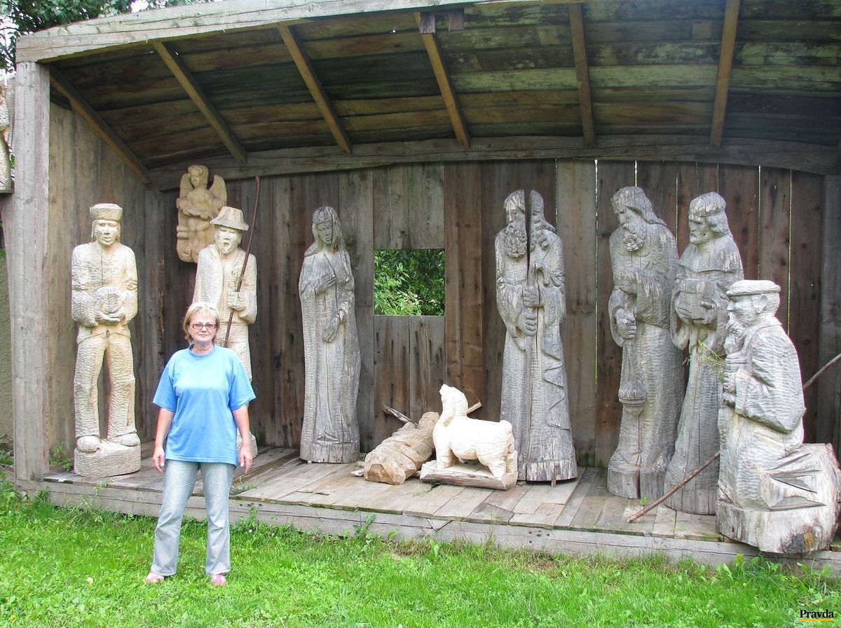 2. Pri prejazde Vrbovcami očarí veľký betlehem....