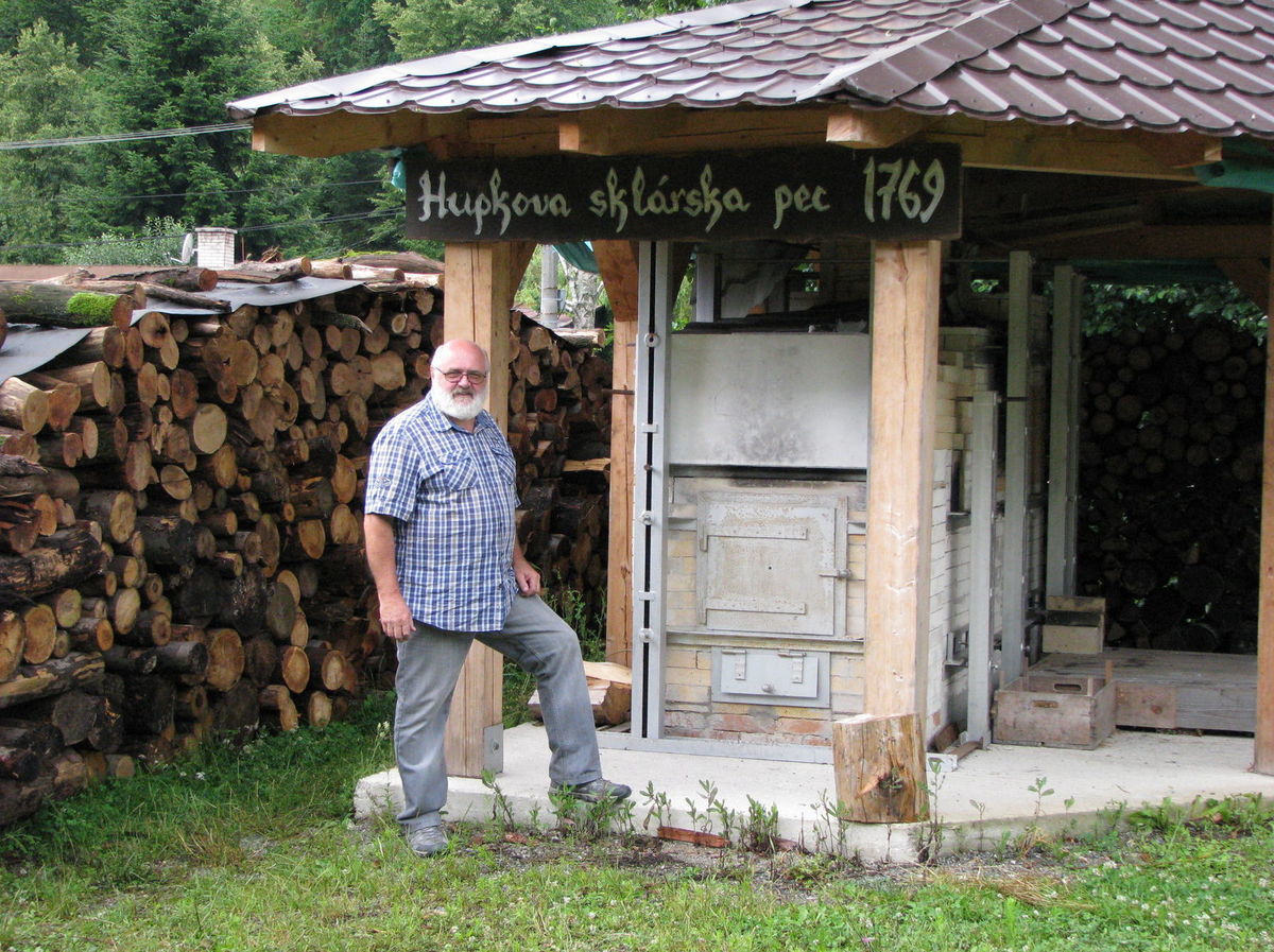 O histórii bzovských sklární sa návštevníci...
