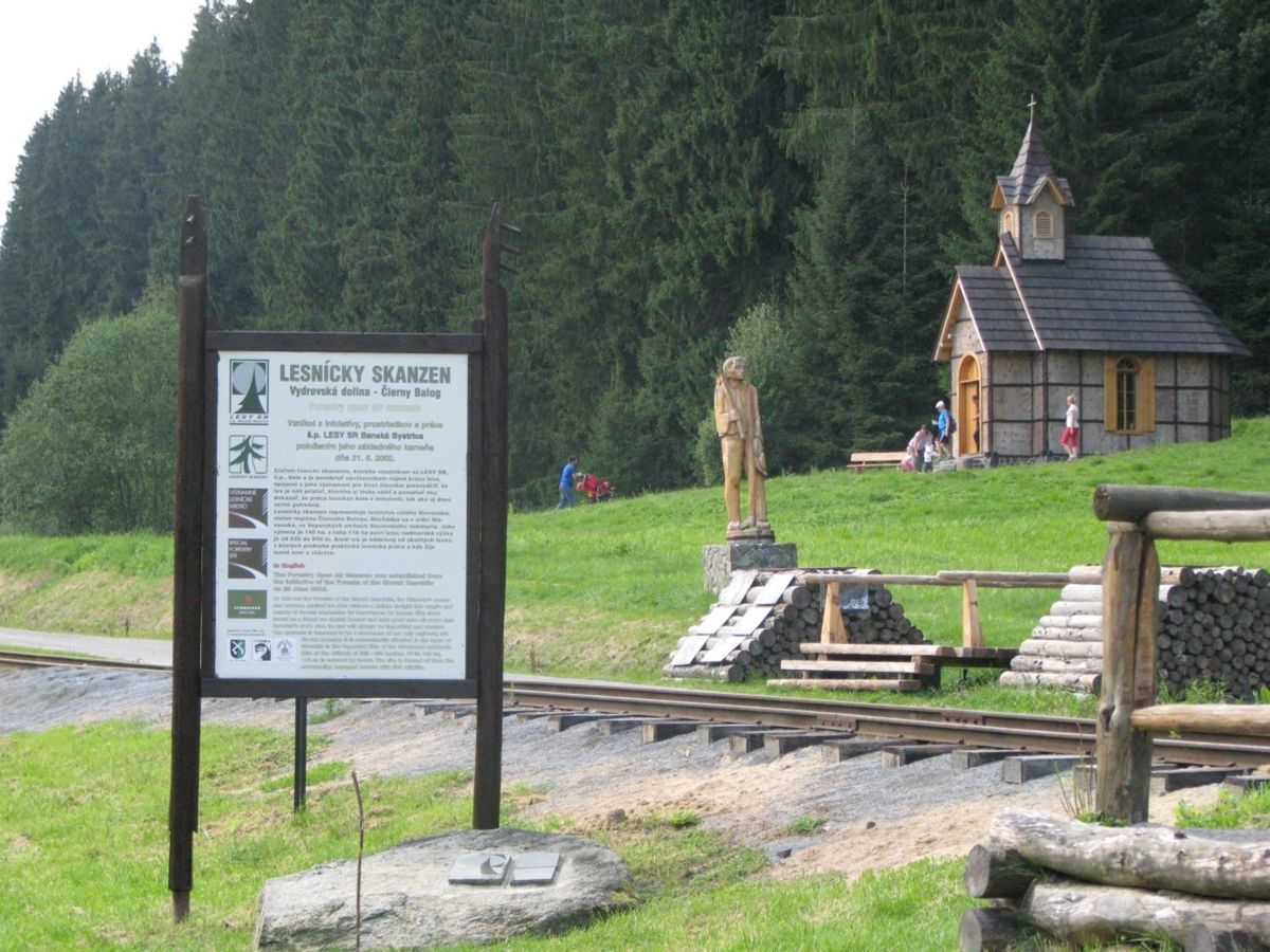 Novodobá kópia kaplnky z Hornej Bzovej sa...