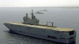 Francúzsko zvažuje predať Malajzii vrtuľníkovú loď Mistral