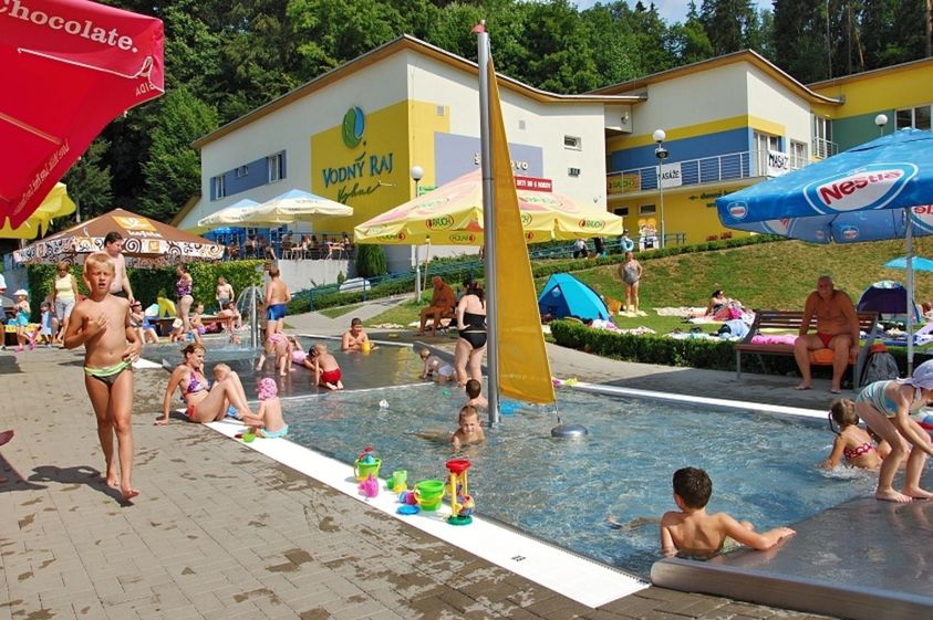 Osvieženie a oddych ponúka vyhniansky akvapark...