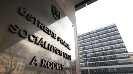 Počet ľudí v hmotnej núdzi klesá, medziročne sa znížil o 16-tisíc poberateľov