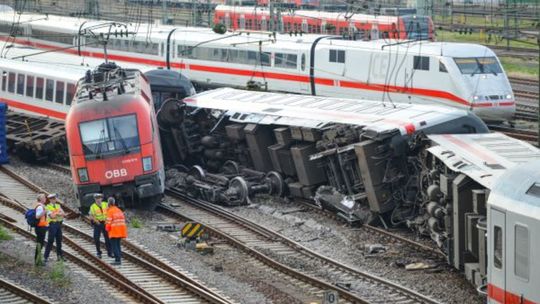 V Poľsku sa čelne zrazili vlaky, najmenej piati ľudia sa zranili