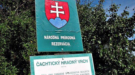4. Hradný vrch je národnou prírodnou...