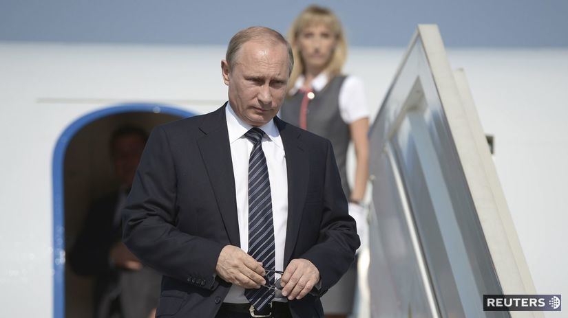 Ruský prezident Vladimir Putin vystupuje z...