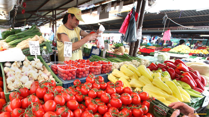 trh, trhovisko, zelenina, ovocie, paradajky,...