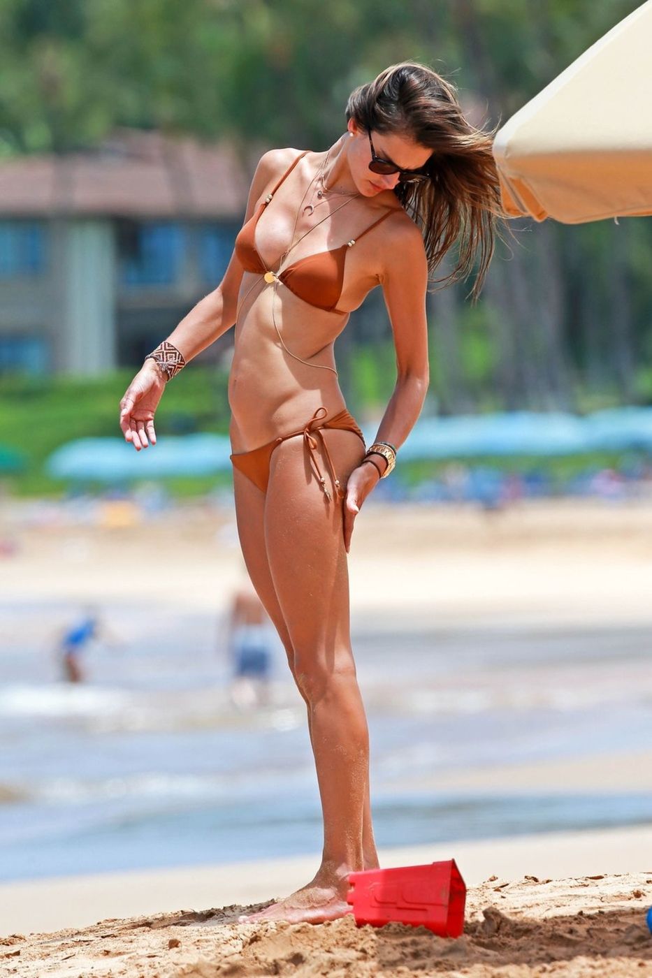 Brazílska topmodelka Alessandra Ambrosio počas...