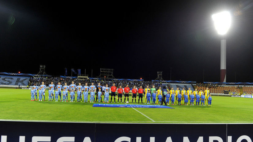 Nástup hráčov Slovana Bratislava a BATE Borisov.