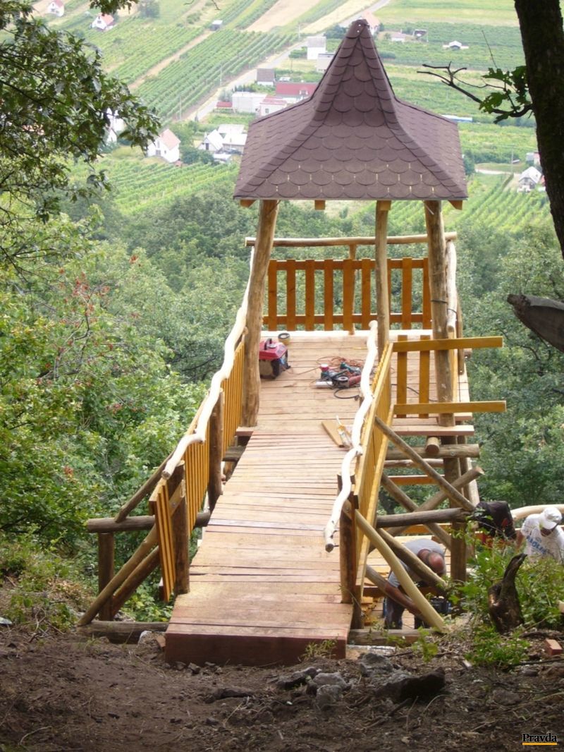 Strážna veža je súčasťou náučného chodníka a je...