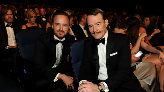Herci Aaron Paul (vľavo) a Bryan Cranston zo...