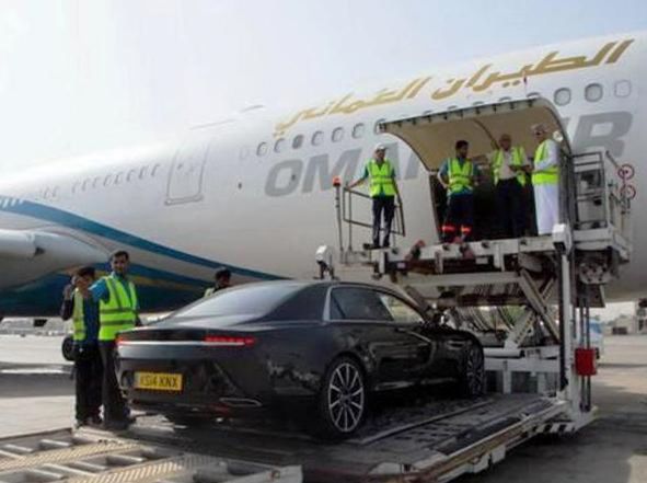 Sú ale toto fotografie hodné premiéry tak...