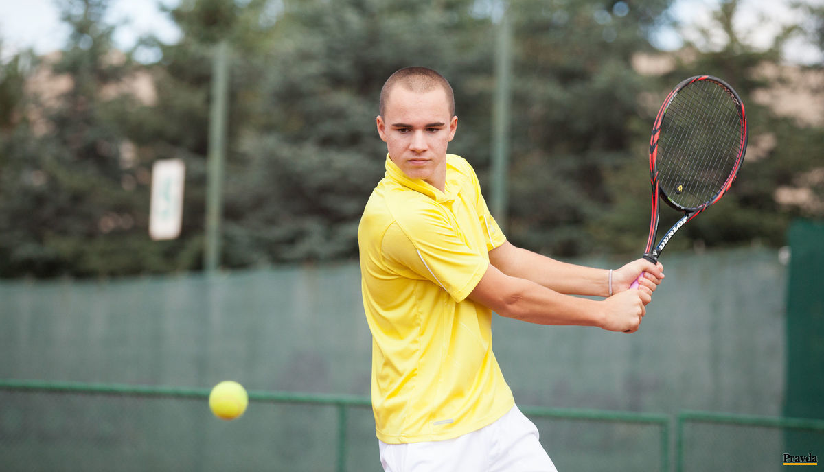 Racketlonový talent v akcii.