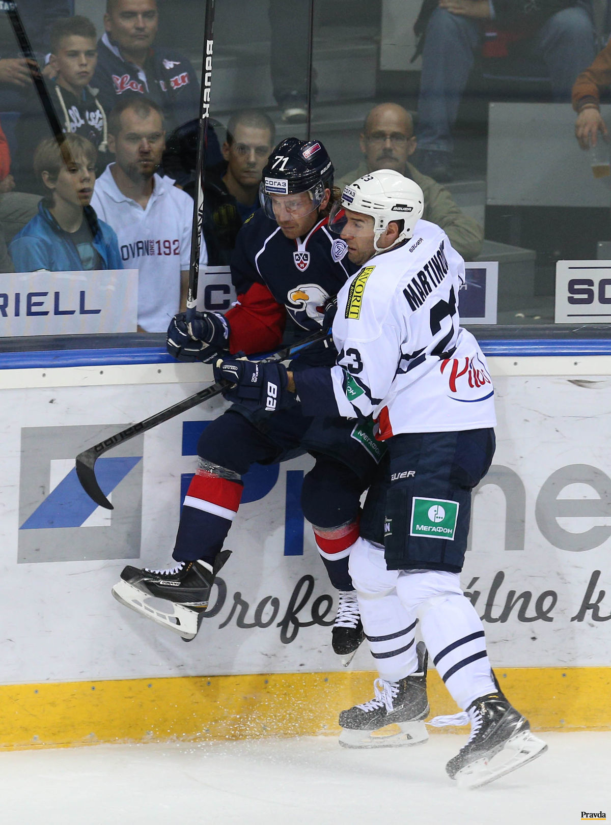 Útočníka Slovana Tomáša Netíka naráža na...