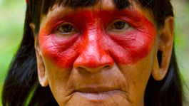 Amazonských Indiánov ohrozujú neodbytní turisti