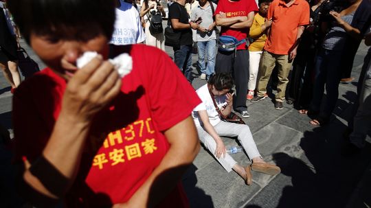 Rodina pasažierov zmiznutého lietadla Malaysia...