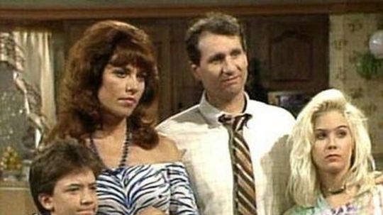 Zľava: David Faustino, Katey Sagal, Ed...