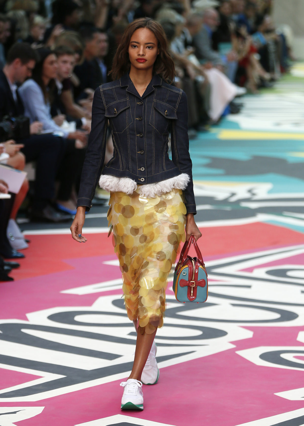 Jar podľa britskej značky Burberry Prorsum bude...