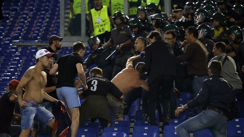 fanúšikovia CSKA, polícia, ilustračná foto,...