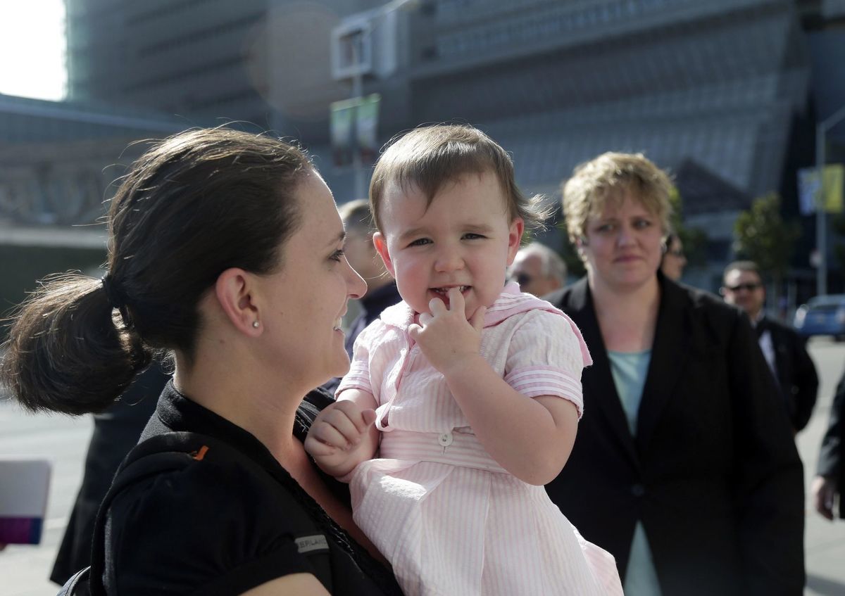 Adela Terranovová s dvojročnou dcérkou Emily a...