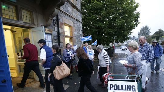 Predpoklady analytikov sa potvrdzujú, Škóti...