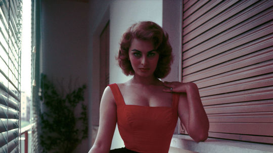 Rok 1953: Herečka Sophia Loren vo veku 19 rokov...