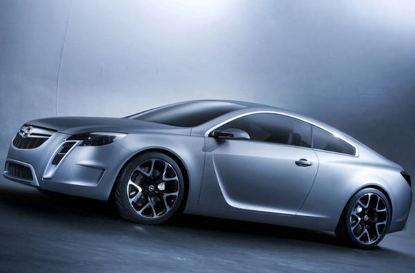 V roku 2007 predstavil Opel koncept GTC. Mal...