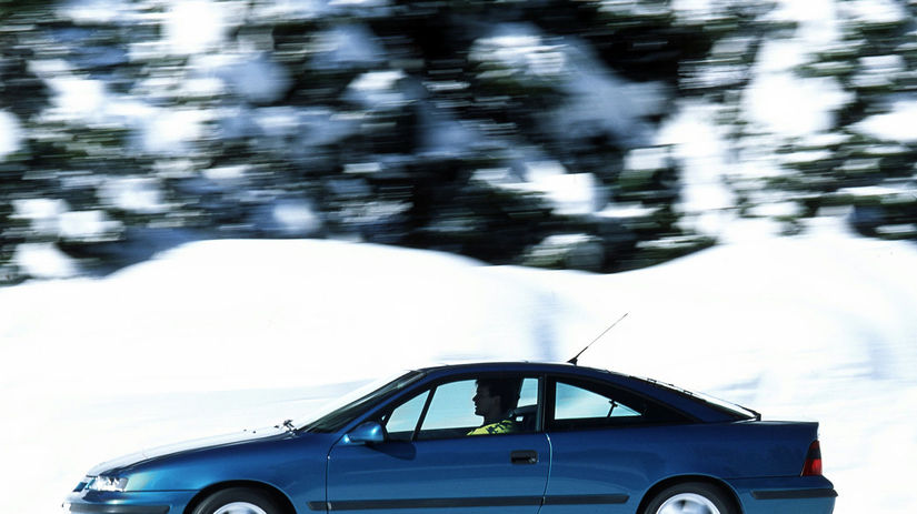 Hneď od začiatku dostala Calibra aj pohon 4x4....