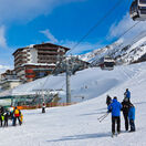 Rakúsko, Alpy, lyžovanie, turisti, turistický ruch, hory, lanovka, hotel, lyže, sneh, stredisko