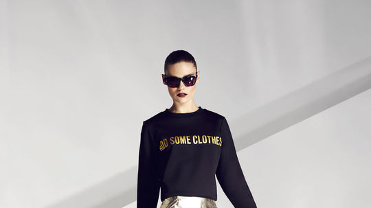 Vyvážená kombinácia športových prvkov a motívov...