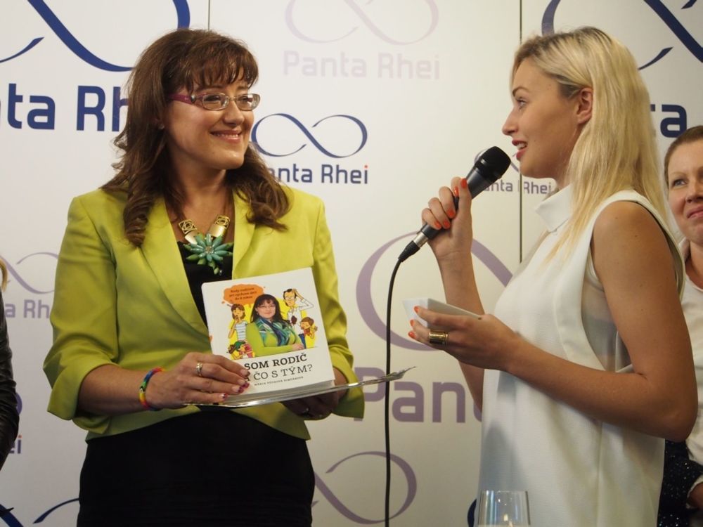 Ostrieľaná mamička Mária Čírová krstila kniku...