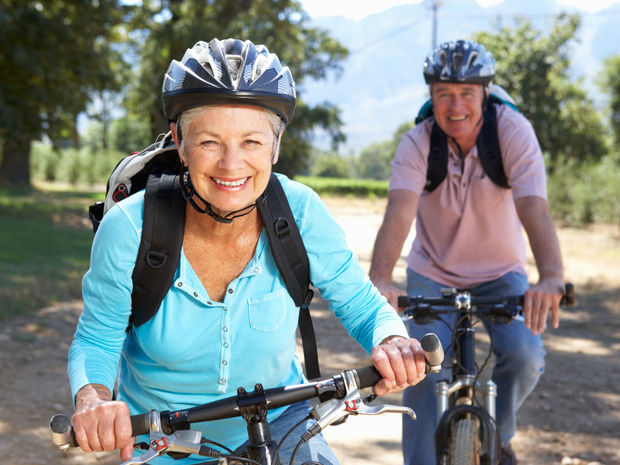 seniori, staroba, bicyklovanie, cyklistika, dôchodcovia,
