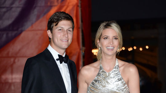 Ivanka Trump a jej manžel Jared Kushner prišli...