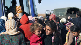 V Komárne zadržali ďalšiu dodávku s 20 utečencami