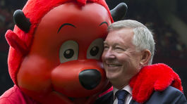 Svet sa modlí za futbalového génia