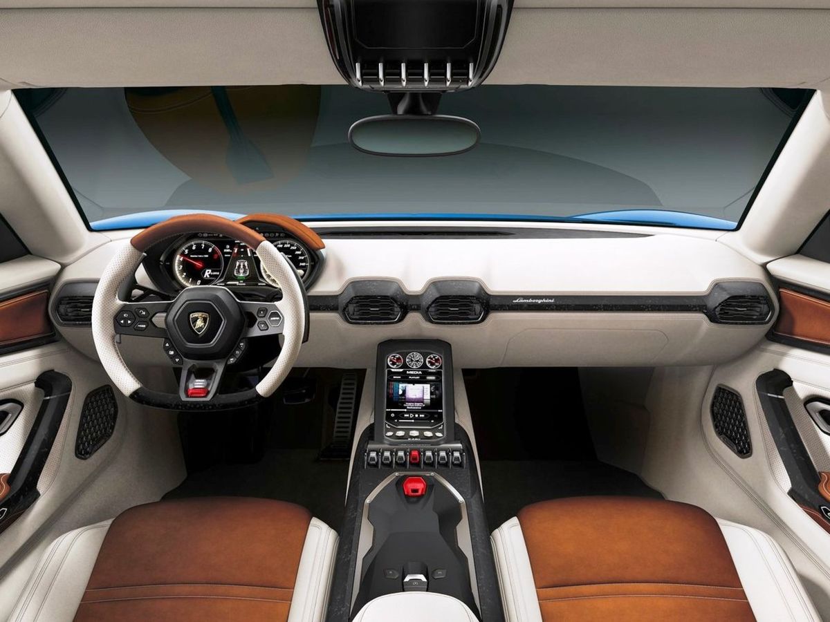 Interiér pôsobí omnoho civilnejšie a...