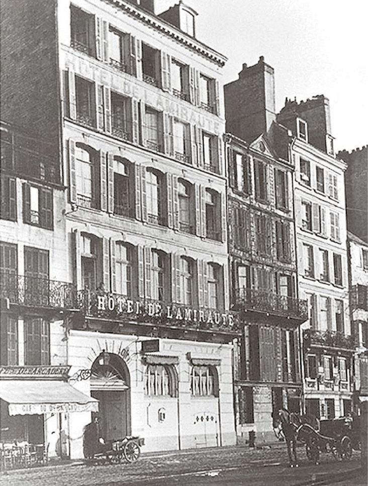 Dobová fotografia Hôtel de l’Amirauté, v ktorom...