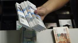 Rátali s rastom, teraz očakávajú pokles. Rusko ťahá dolu lacná ropa