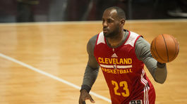 Houston aj Golden State víťazne, 70. triple double Lebrona Jamesa