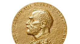 Biológ Watson predáva nobelovku za objav štruktúry DNA