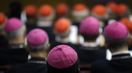 Francúzsky biskup odstúpil pre 'nevhodné správanie' k mladým