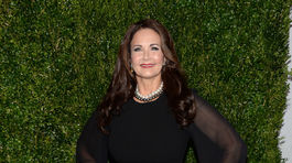 Lynda Carter  na odovzdávani ocenení Golden...