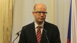 Sobotka: Neexistujú nástroje ako udržať utečencov v krajinách, kde nechcú byť