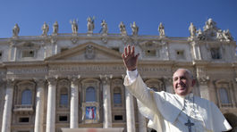 Pápež: Cirkev nemôže slúžiť ľuďom, ak je zaujatá peniazmi