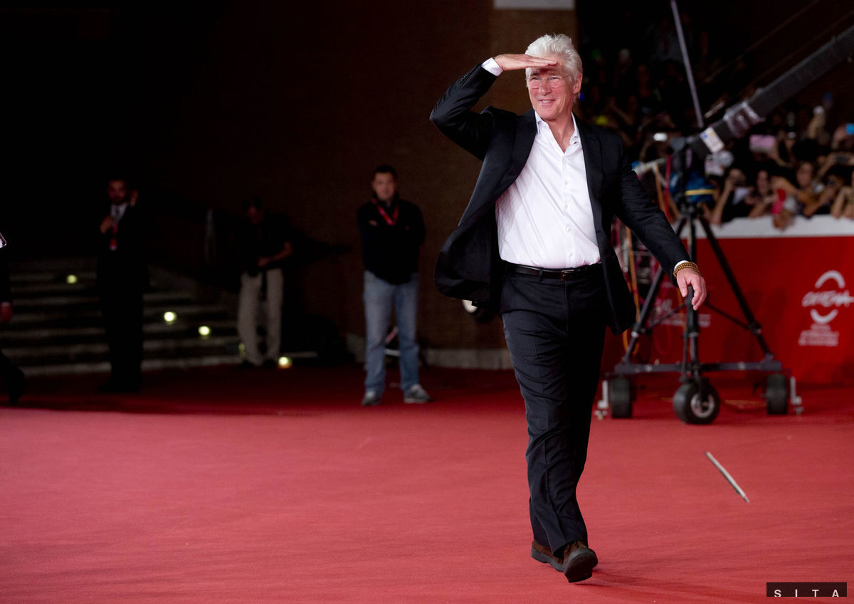 Richard Gere prišiel na premiéru filmu...